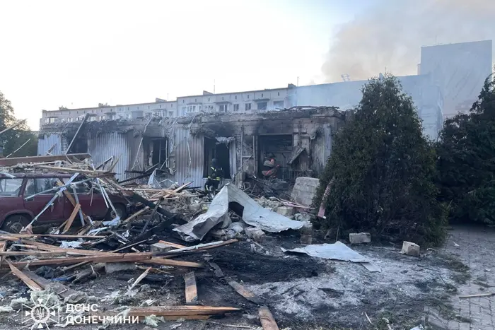 Удар по Добропіллю: рятувальники розкрили подробиці та показали нові фото