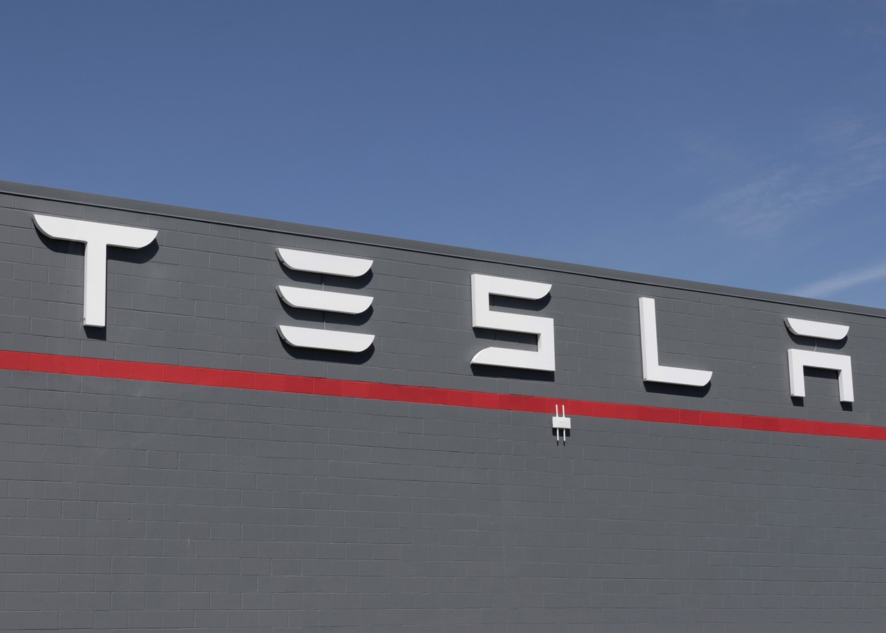 Tesla планує постачати електроенергію британцям