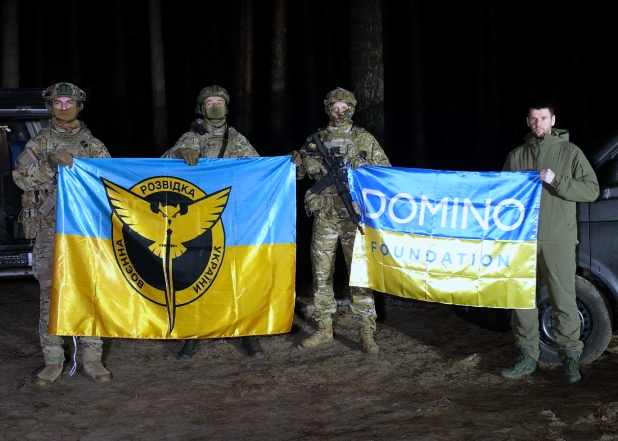 ПромоАнтон Шухнін і Domino Foundation передали ГУР дрони та техніку