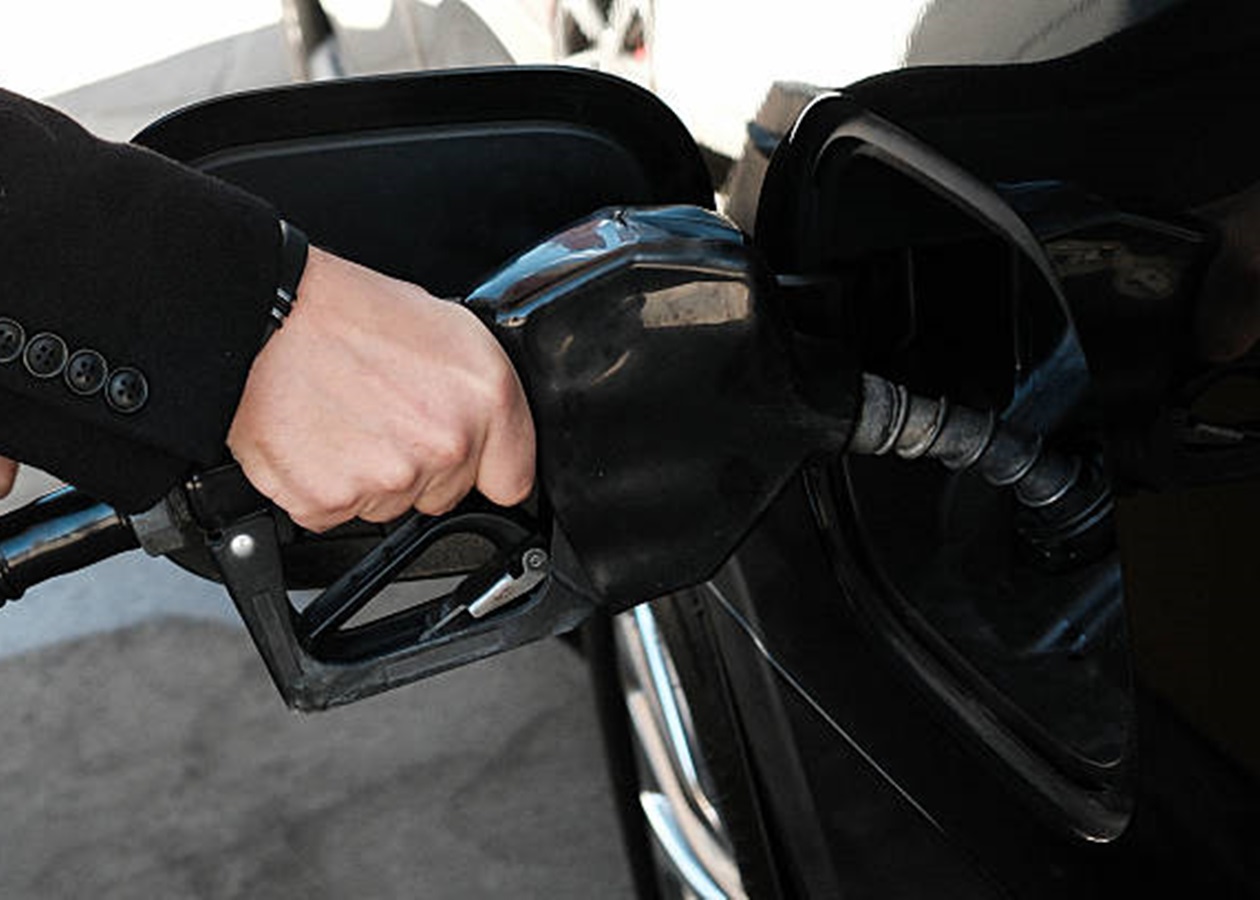 У США ціни на пальне злетіли до максимуму