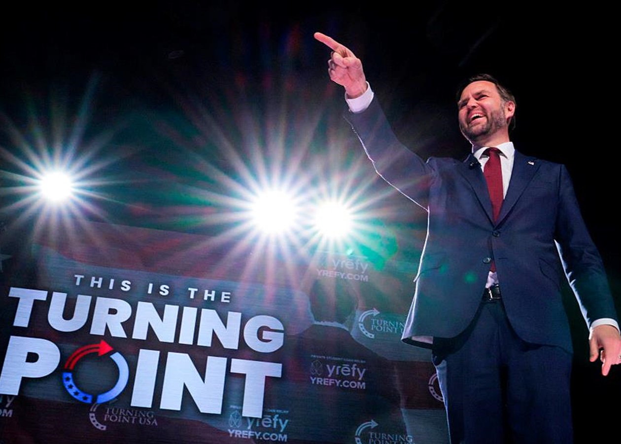 Венс похизувався припиненням допомоги Україні