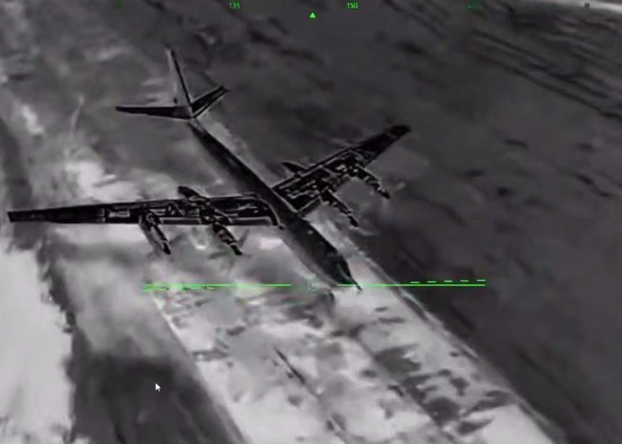 СБС знищили Іскандер і два Ту-142 у Таганрозі